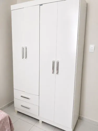 Guarda-roupa Branco