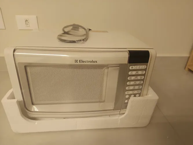 Microondas Eletrolux 23 litros