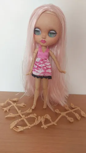 Boneca Blythe TBL customizada rosa 