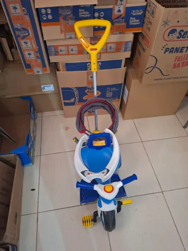 Motoca Infantil com protetor solar 