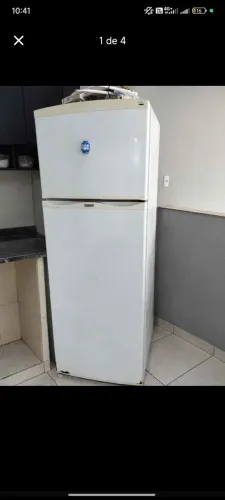 GELADEIRA FUNCIONANDO PERFEITAMENTE