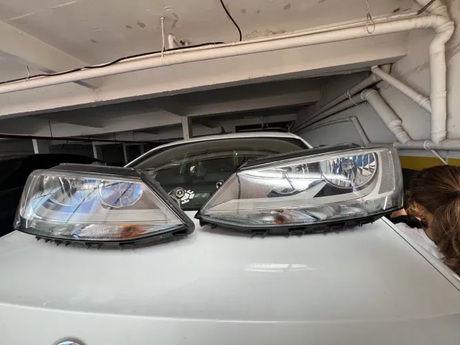 Farol VW Jetta MK6.5 Original - Lado Direito e Esquerdo
