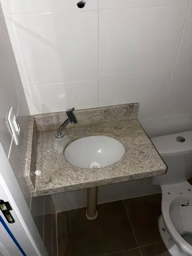 Vendo Bancada de banheiro + Cuba