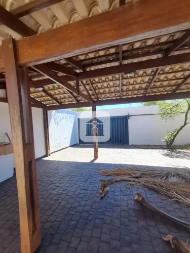 Casa para venda no bairro Jardim Karaiba