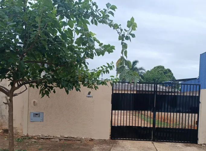 Alugo casa Vila Popular R$ 930,00