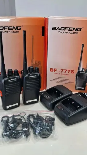 2 rádios comunicador baofeng Walkie talkie novos na caixa