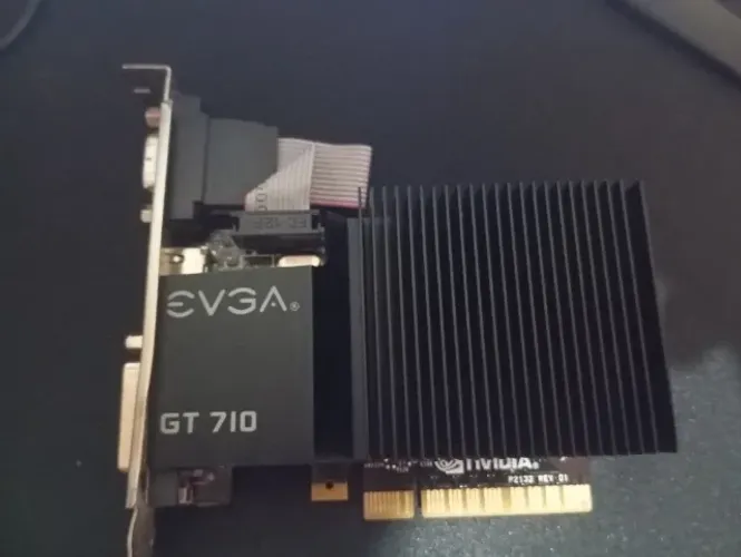 Placa de Vídeo GT 710 2GB EVGA DDR3 - Funcionando Perfeitamente