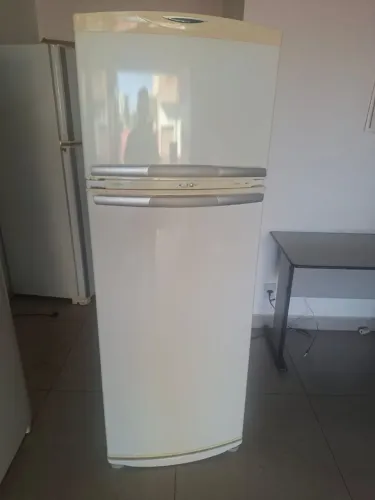 Vendo geladeira 220v