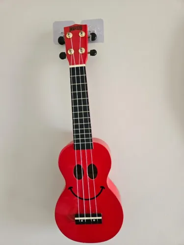 Ukulele Soprano Serie Smile - Vermelho (semi-novo)