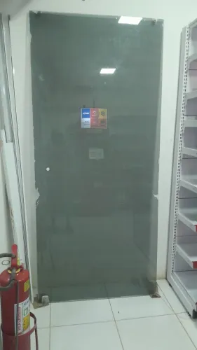 Balcões pratilheiras porta