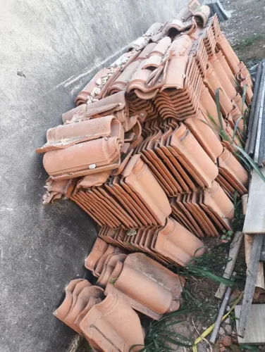 DOAÇÃO Telhas de barro americana