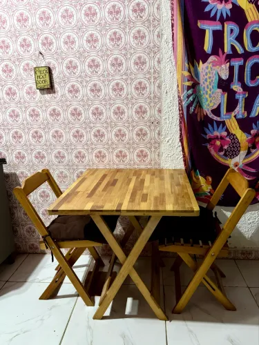 Mesa dobrável de madeira 