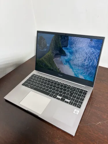 Notebook Samsung i3 10ª Geração + SSD + 8GB RAM | Rápido e Revisado