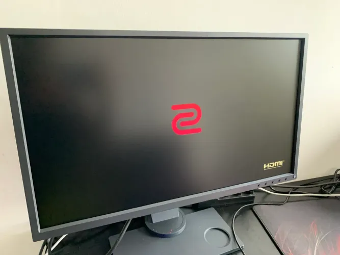 Monitor BENQ XL2546 240hz