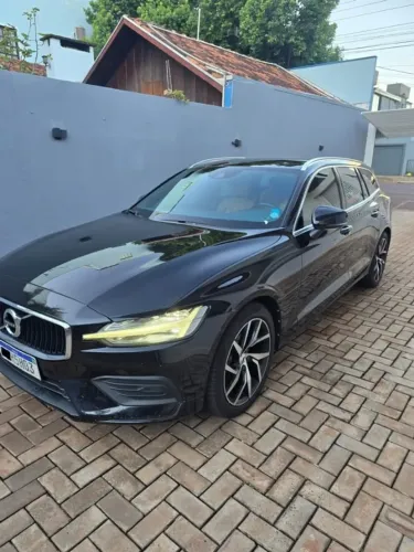 Volvo V60 T-5 Momentum 2.0 245cv 5P 2019
