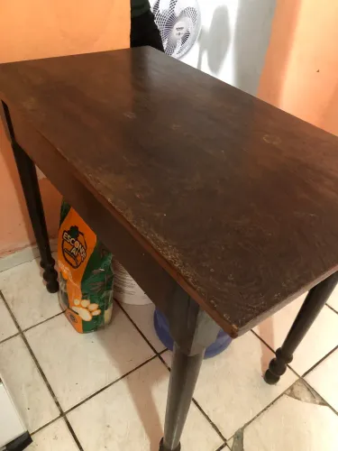 Mesa de madeira maciça
