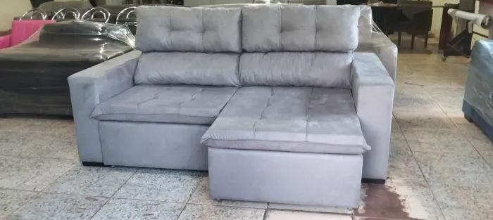 Sofá retrátil reclinável disponível