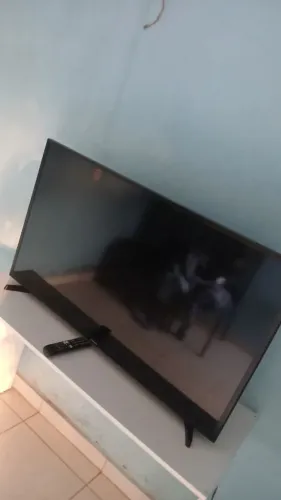 TV 43 polegada novinha