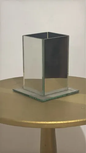 Vaso espelhado de mesa