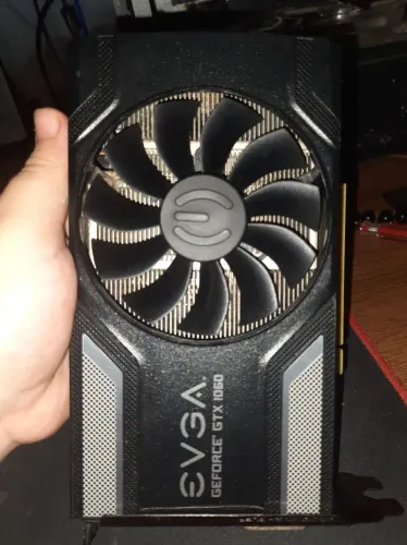 GTX 1060 6gb (com defeito)