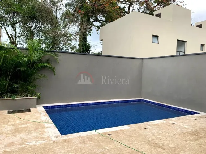 Casa a Venda na Praia da Barra do Sahy, Condomínio Fechado com Localização Privilegiada em