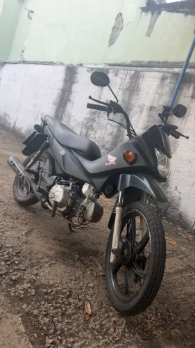 Pop 110i 2022 preta Honda 