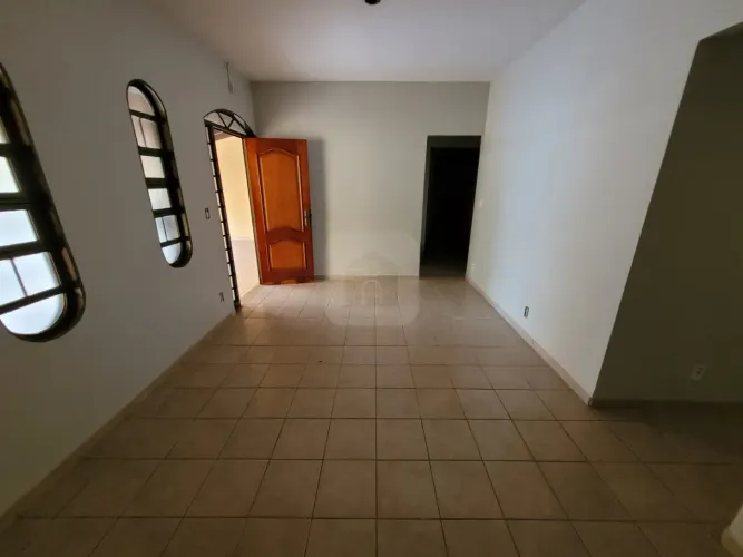 Casa com 110m² para locação no bairro Santa Mônica