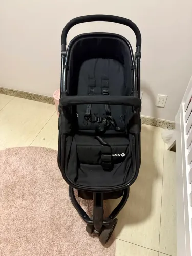 Carrinho de bebê Safety 1st Mobi Black em excelente estado de conservação.