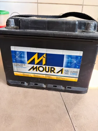 Bateria Moura - semi nova - 60ah - peça original