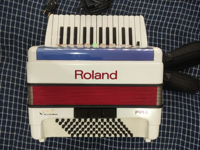 Acordeon Roland 