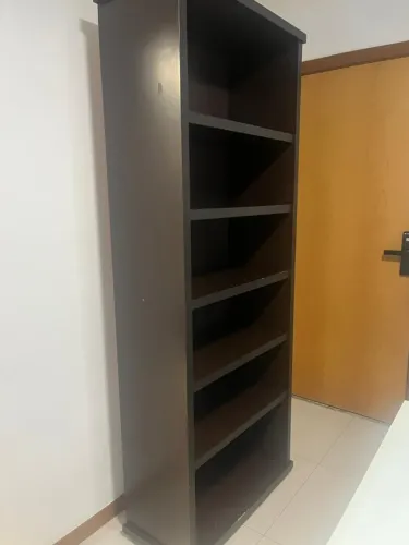 Estante em MDF 2,10 X 0,83. Profundidade 0,37cm, Marca Colomi, com 5 Prateleiras Fixas,