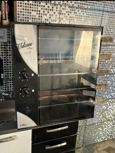 Vendo churrasqueira gás com rotação elétrica 