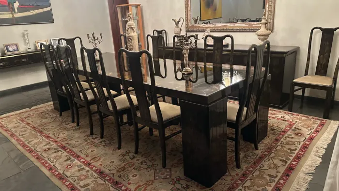 Jogo de jantar completo! Mesa + 12 cadeiras + Buffet + aparador