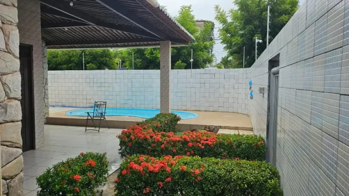 Casa Duplex 280 m², 4 suítes, dependencia, escritório, despensa, 8 vag, piscina, churras..