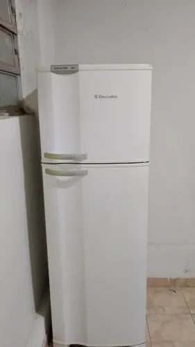 Geladeira Electrolux Frost Free DF38