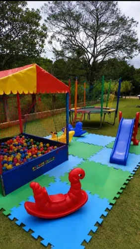Aluguel de pula pula, piscina de bolinhas e espaço kids