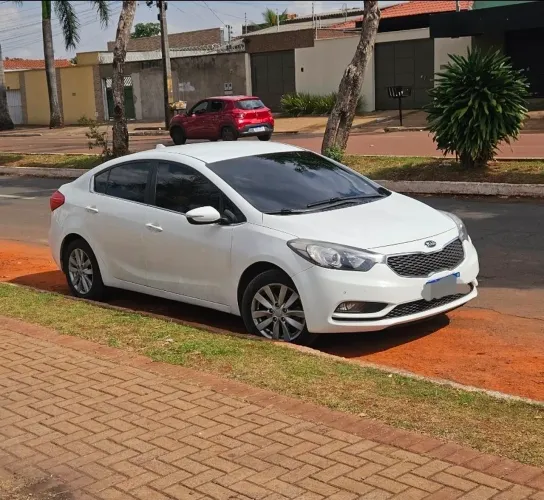 Kia Motors Cerato 1.6 16V Flex Aut. 2014