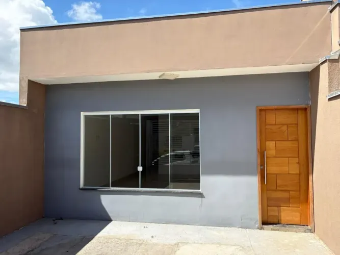 Casa a Venda com 3 dormitórios sendo 1 suíte em Extrema - MG