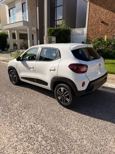 Renault Kwid Intense 1.0 Flex 12V 5P Mec. 2023