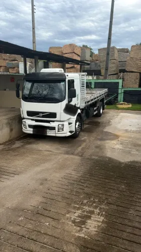 Vende-se Volvo Vm 210