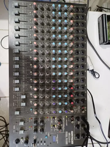 mesa de som ciclotron de 16 canais som falhando