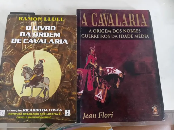 Livro raro de Raimundo Lúlio e obra do Historiador Jean de Flori