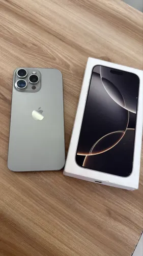 iPhone 16 Pro Max 