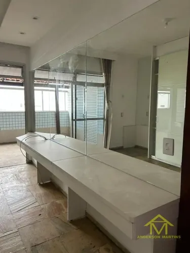 Imóvel para venda possui 600 metros quadrados com 4 quartos em Praia da Costa - Vila Velha