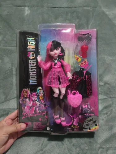 Boneca Monster High Draculaura Básica G3 versão china