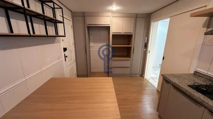 Apartamento com 4 dormitórios na Beira-Mar