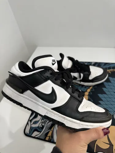 Tênis Nike Dunk Low Feminino Preto e Branco