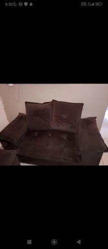 Sofá dois e três lugares em veludo e fibra de silicone.