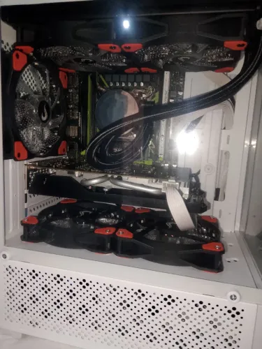 PC GAMER RECEM MONTADO, 32GB RAM DDR4, GPU RX580 8GB, PROSSESSOR 10 CORE 20 TD, 1 TB HD