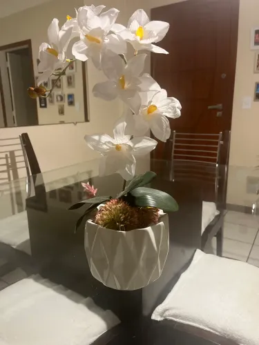 Orquídeas artificiais realistas com jaro de porcelana 